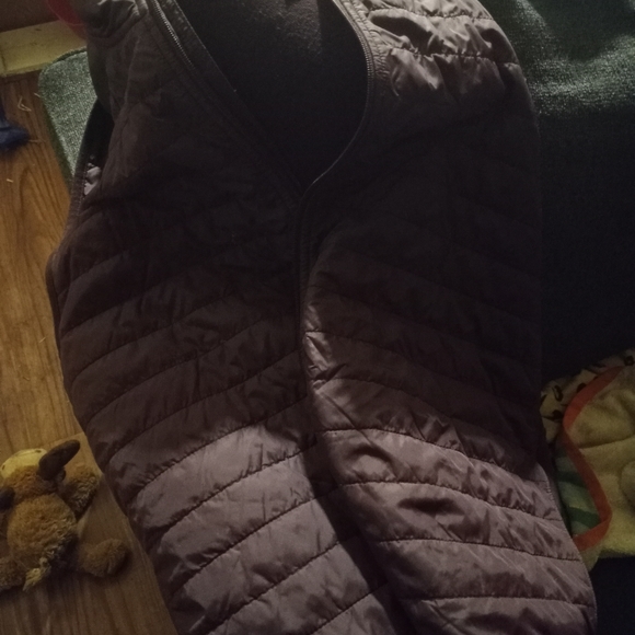 Clothes - Picture 3 of 3